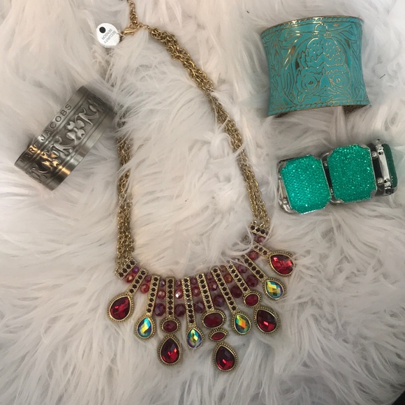 Jewelry Bundle - Picture 1 of 7